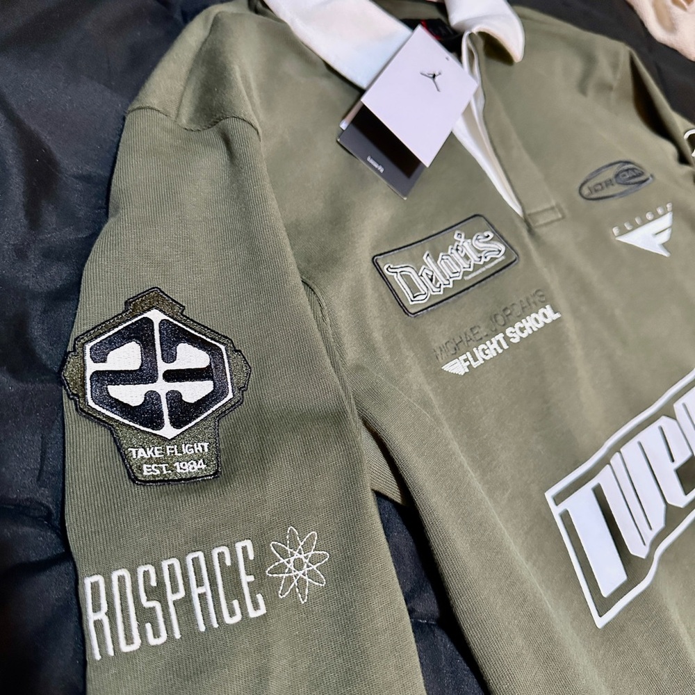 Jordan Men's Olive Green Graphic Long Sleeve Shirt - Picture 5 of 7
